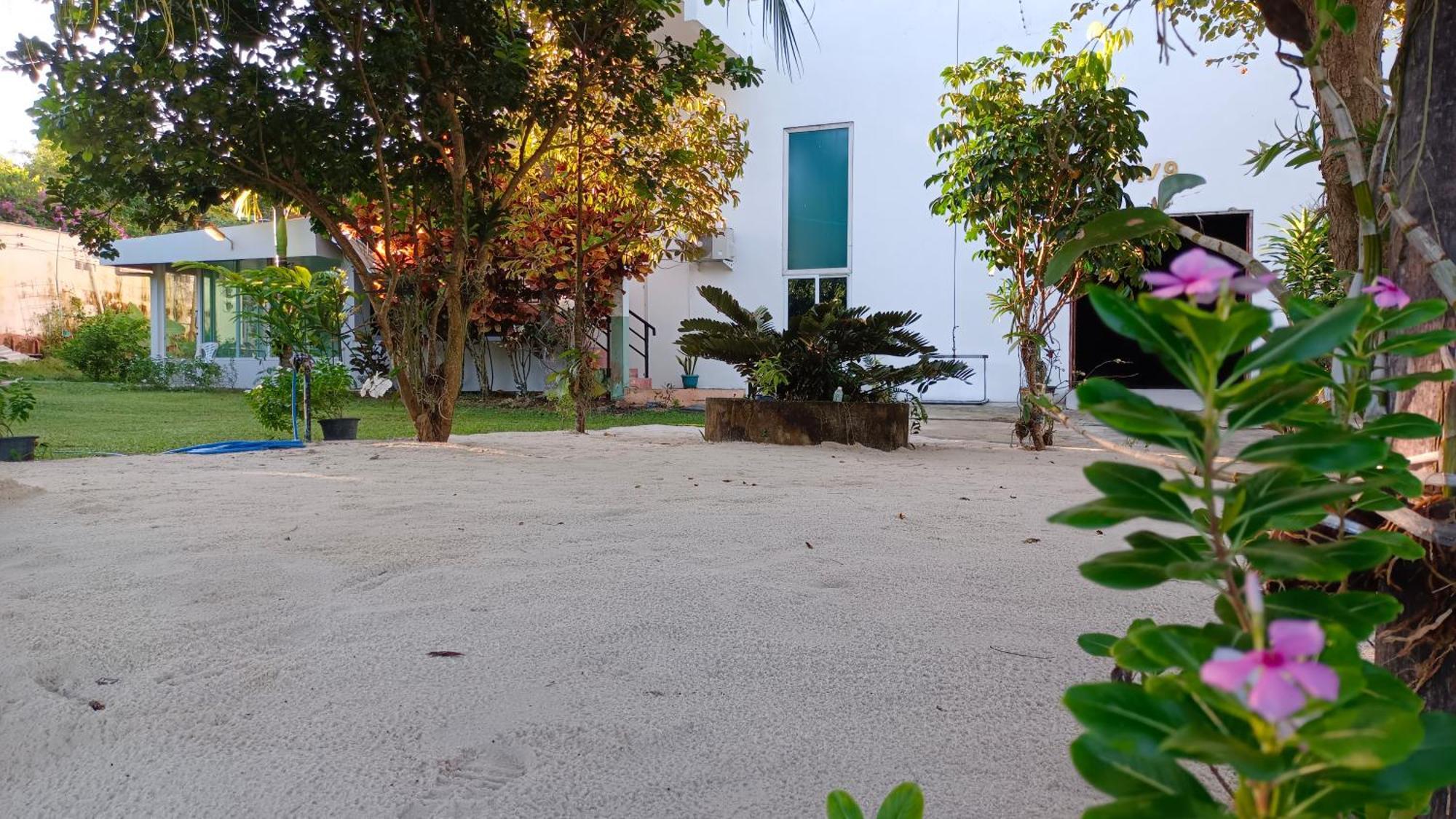 Batikseafood Airport & Room Ban Bo Sai Klang Экстерьер фото