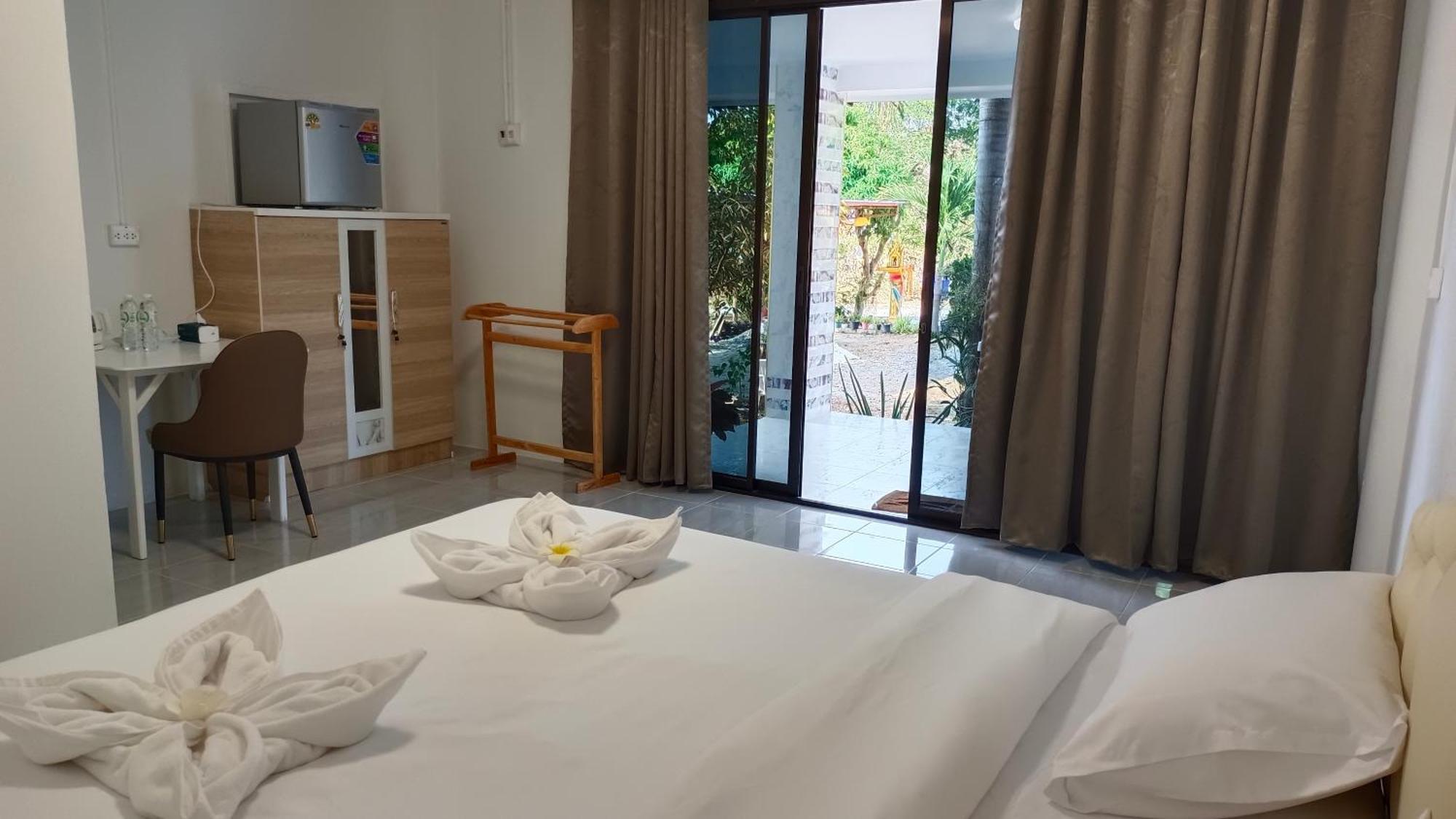 Batikseafood Airport & Room Ban Bo Sai Klang Экстерьер фото